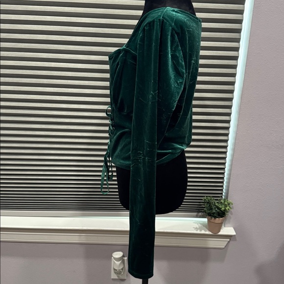 Emerald Green Velvet Lace-Up Crop Top - Picture 3 of 4